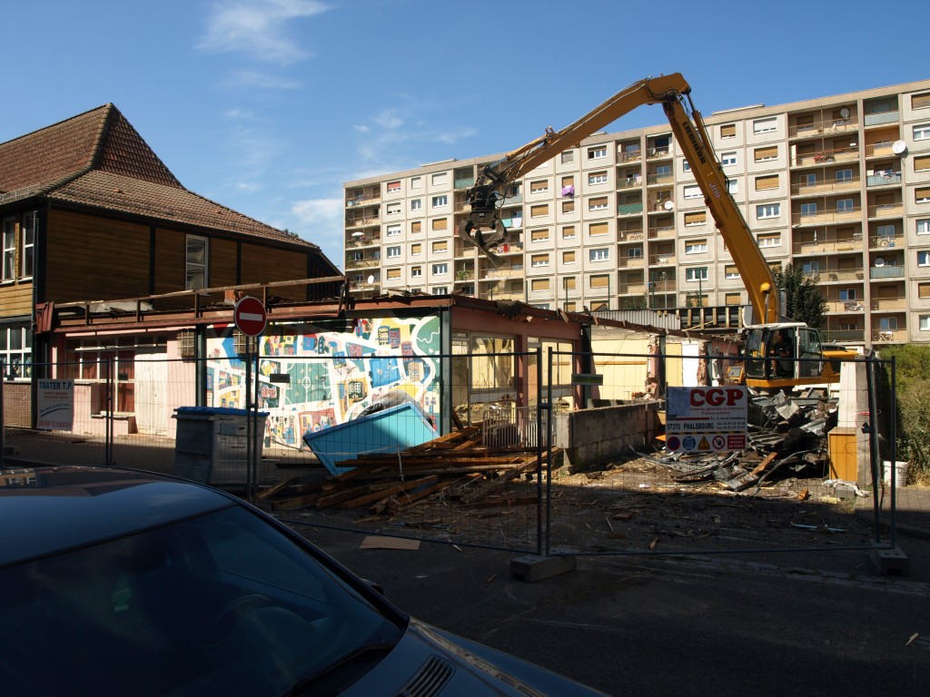 Démolition du centre social et familial Victor Hugo à Schiltigheim